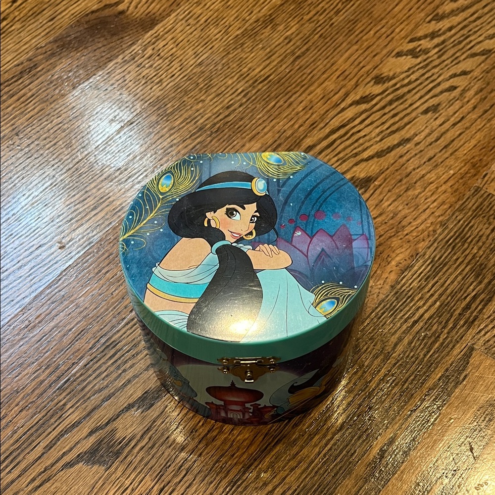Disney Princess Jasmine Wind Up Revolving Figural Musical Jewelry Box